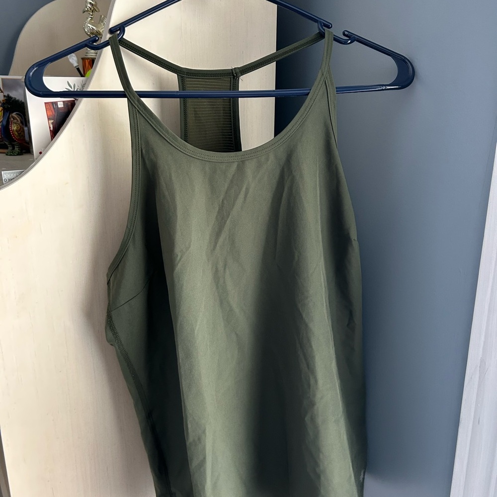 Tek Gear Green Tank Top with Sleeveless Design